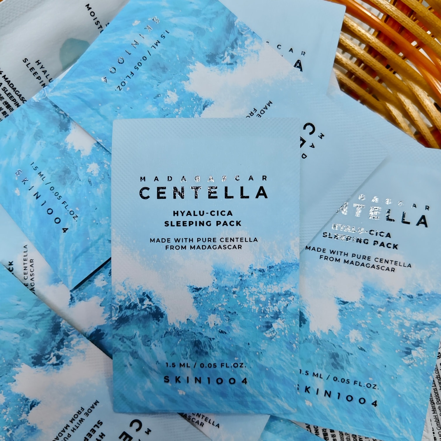 SKIN1004 Madagascar Centella Hyalu - Cica Sleeping Pack 1.5 ml SKU: 10000290